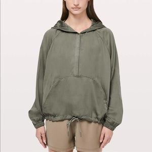 Lululemon athletica city stroll hoodie sz6